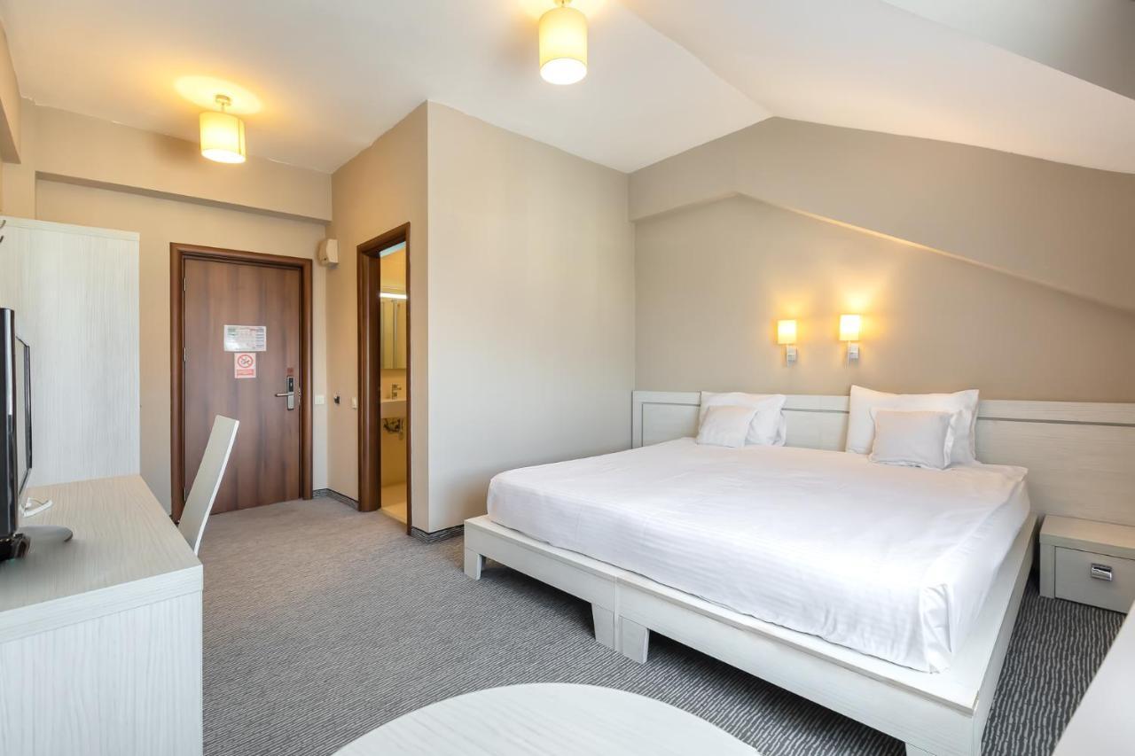 Alex&George Boutique Hotel Kluż-Napoka Zewnętrze zdjęcie