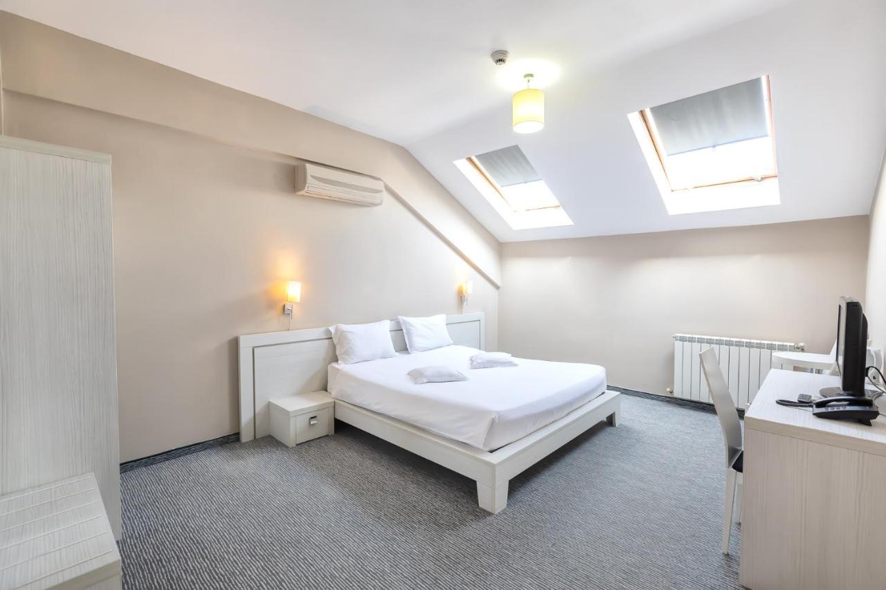 Alex&George Boutique Hotel Kluż-Napoka Zewnętrze zdjęcie