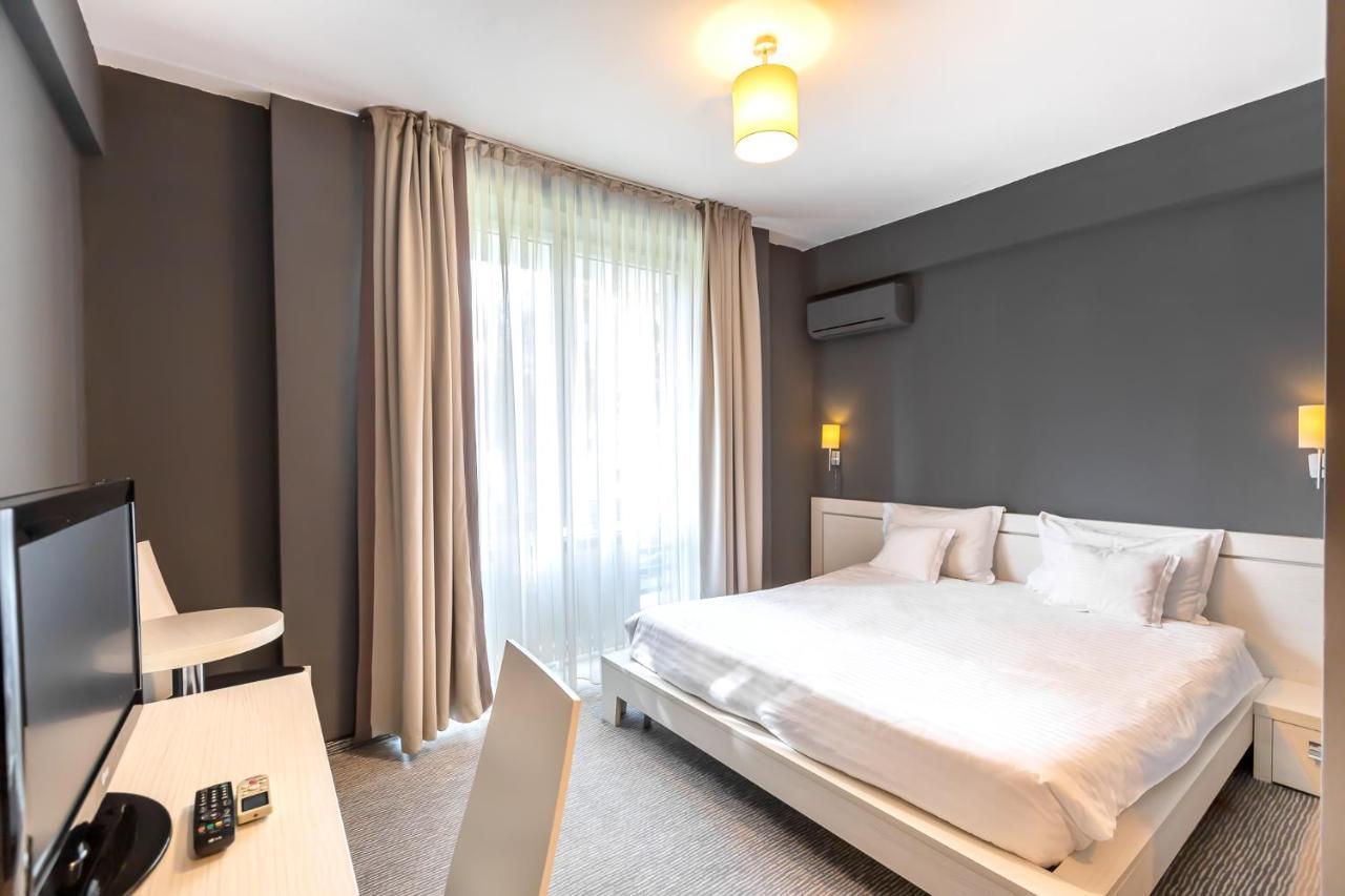Alex&George Boutique Hotel Kluż-Napoka Zewnętrze zdjęcie
