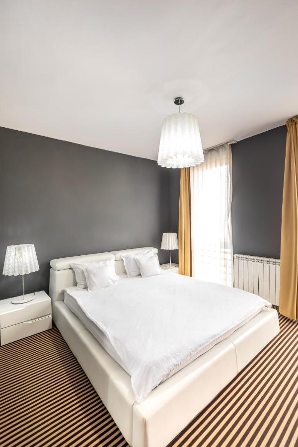 Alex&George Boutique Hotel Kluż-Napoka Zewnętrze zdjęcie