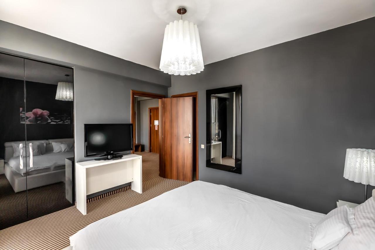 Alex&George Boutique Hotel Kluż-Napoka Zewnętrze zdjęcie