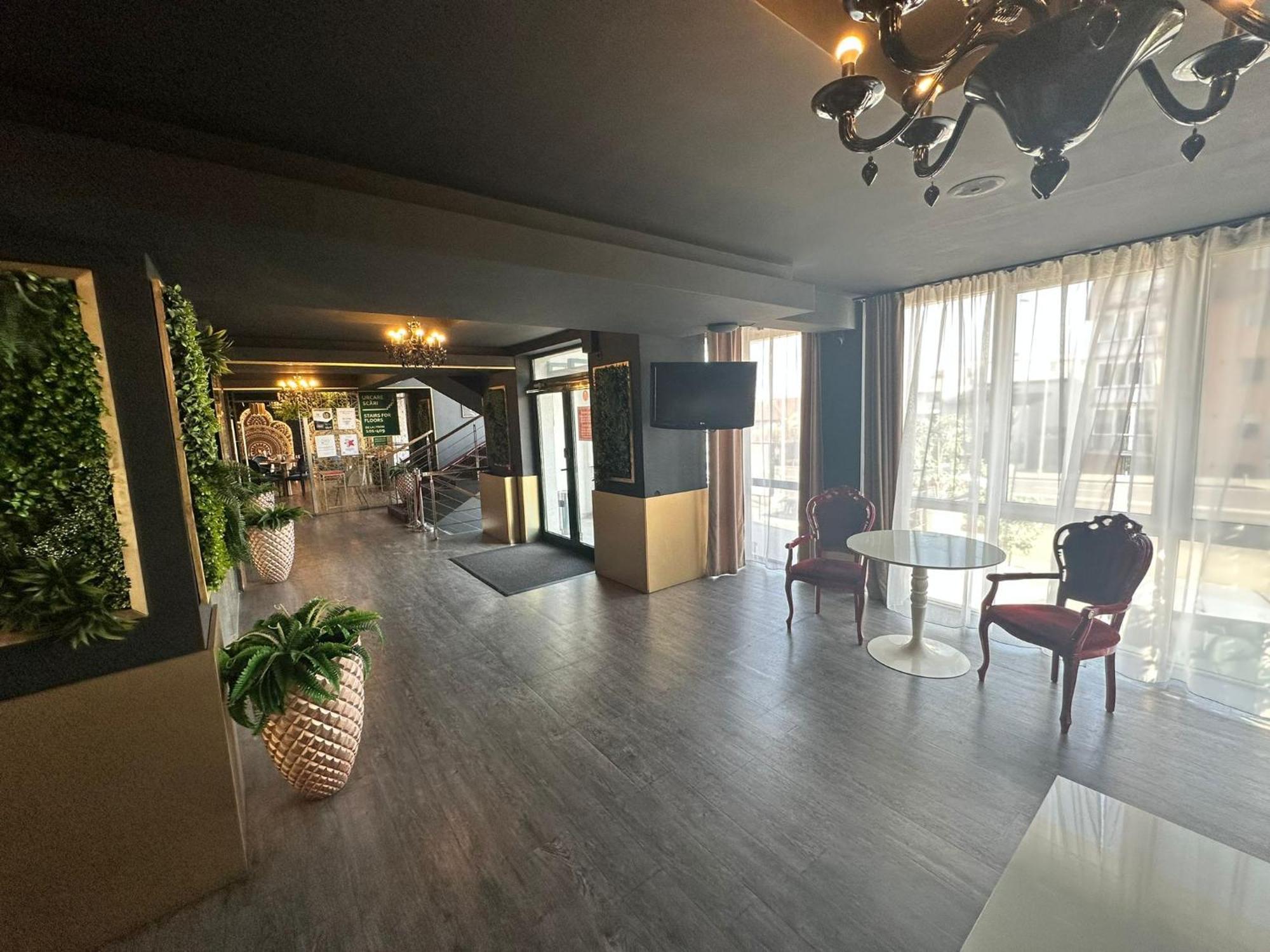 Alex&George Boutique Hotel Kluż-Napoka Zewnętrze zdjęcie