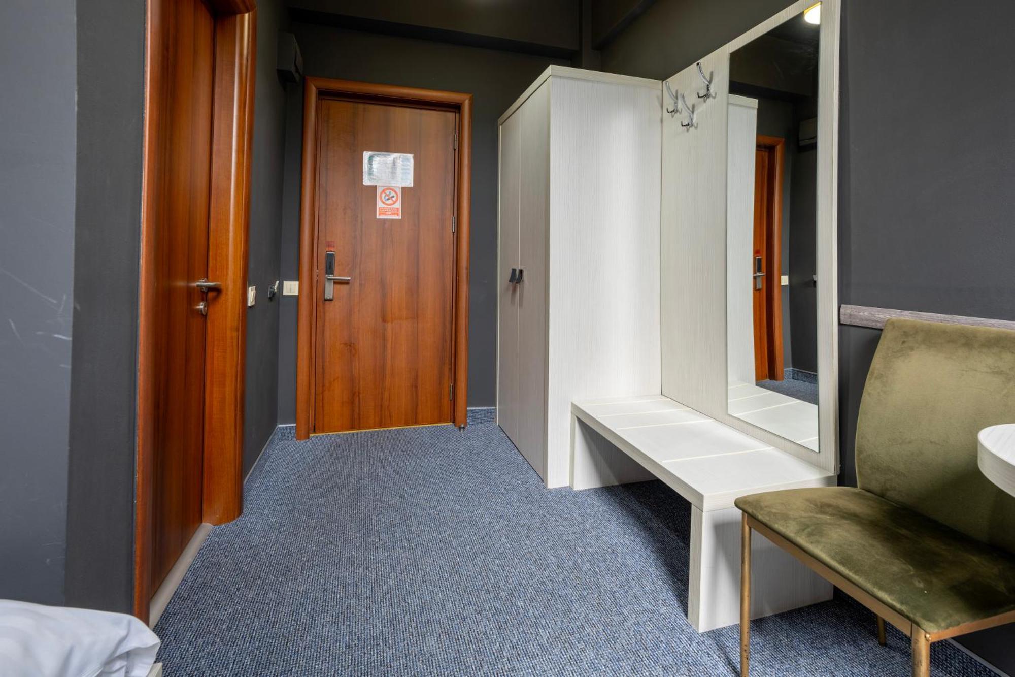 Alex&George Boutique Hotel Kluż-Napoka Zewnętrze zdjęcie