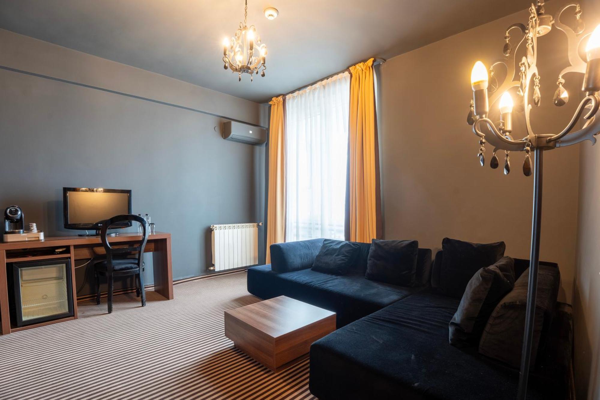 Alex&George Boutique Hotel Kluż-Napoka Zewnętrze zdjęcie