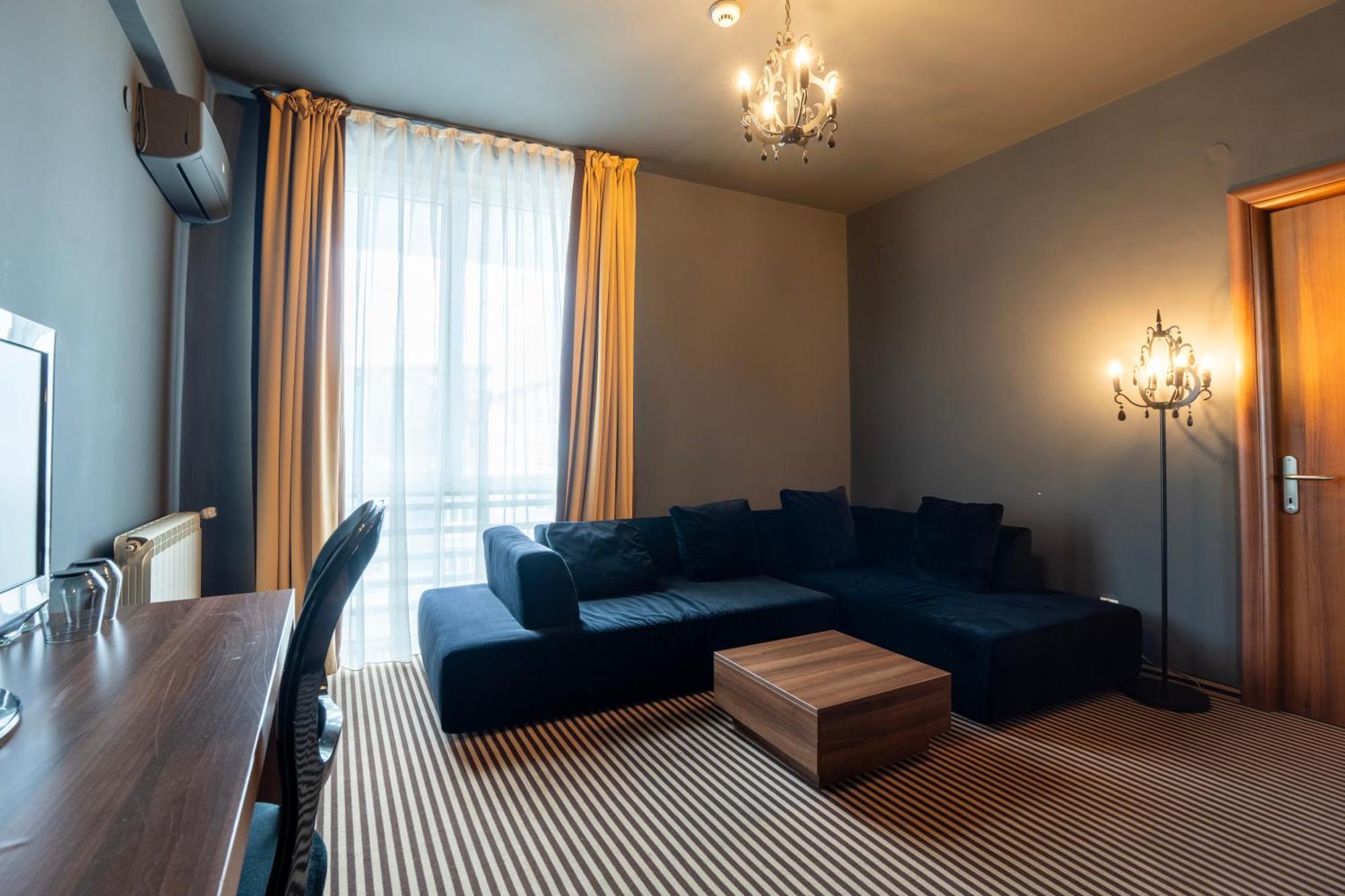 Alex&George Boutique Hotel Kluż-Napoka Zewnętrze zdjęcie