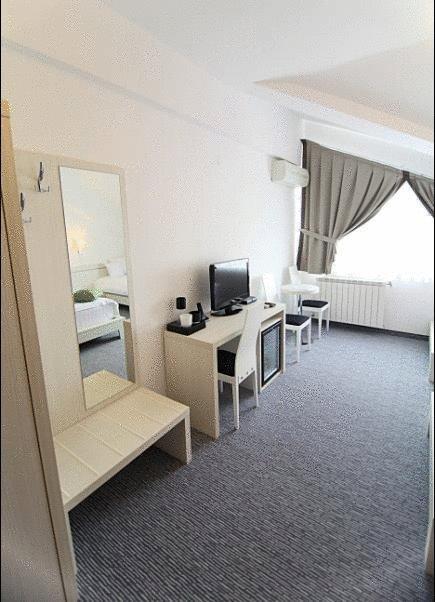 Alex&George Boutique Hotel Kluż-Napoka Zewnętrze zdjęcie